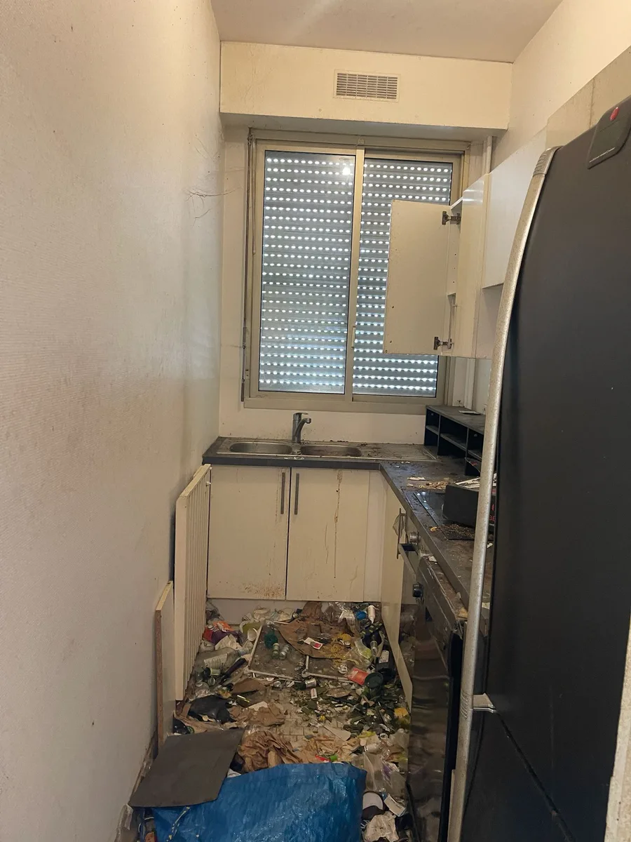 Avant intervention — Remise en état d’une cuisine insalubre